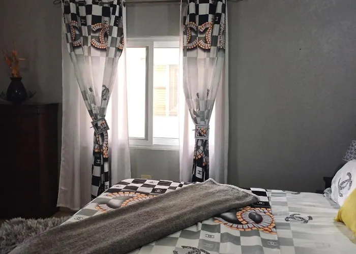 Deluxe Presidential Suite