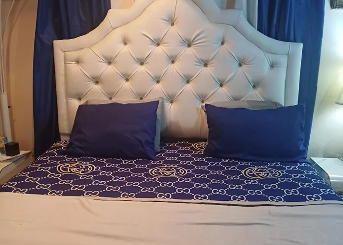 Deluxe Presidential Suite
