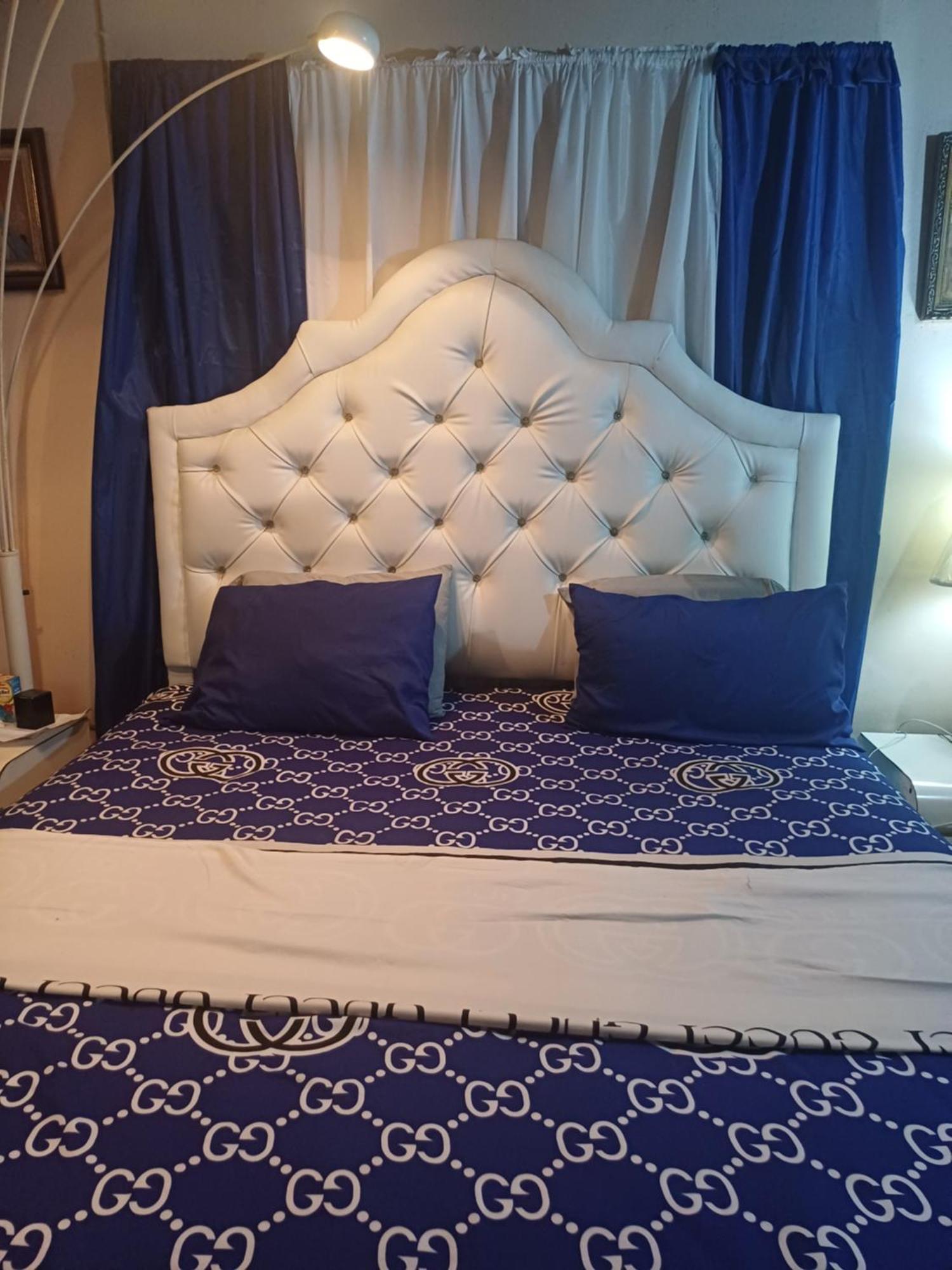 Deluxe Presidential Apartment *